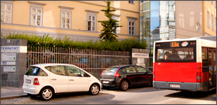 Entrance to Privatklinik Confraternität Vienna, Private Practice Dermatologist Prof. Dr. Okamoto